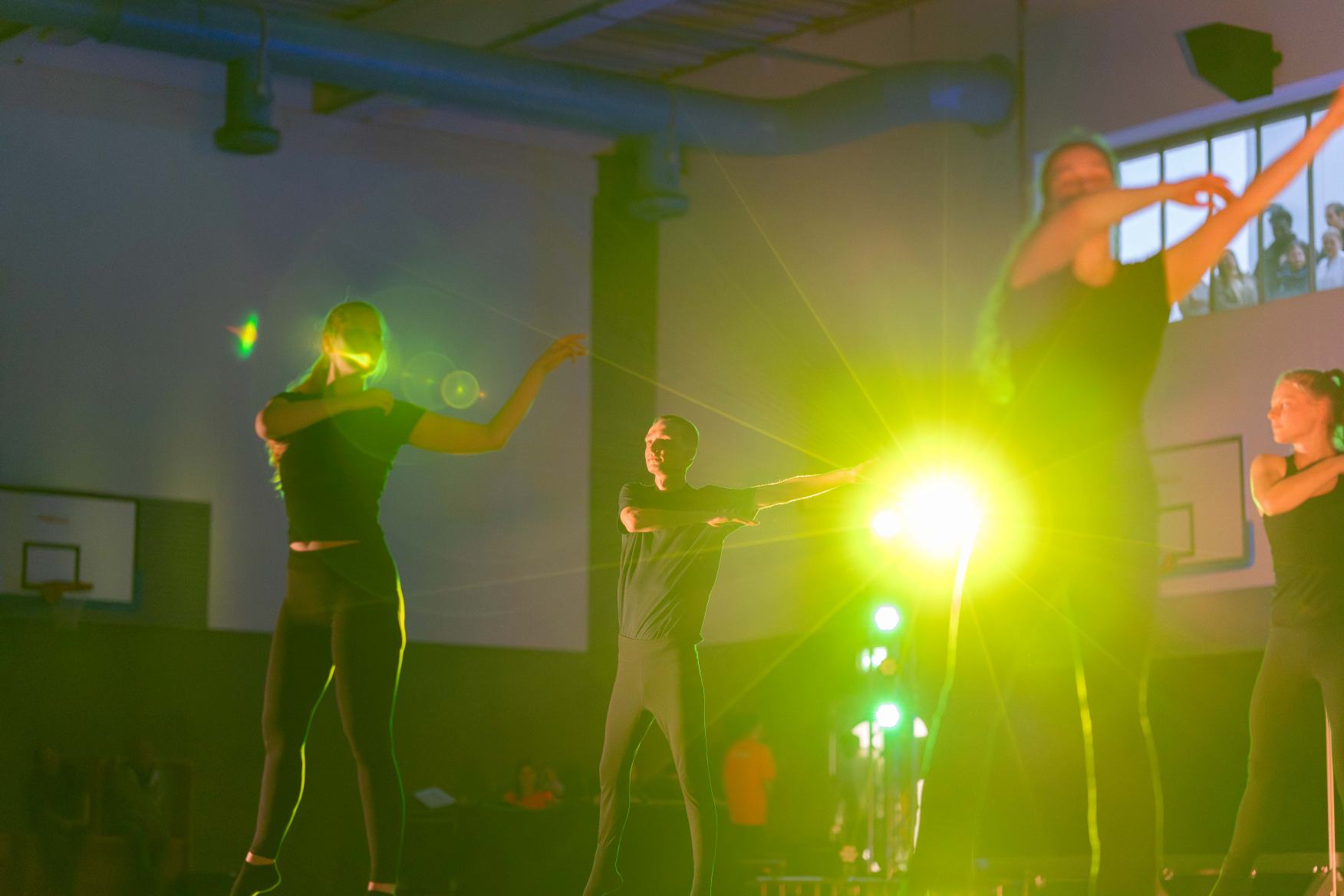 Jonglieren mit Stäben