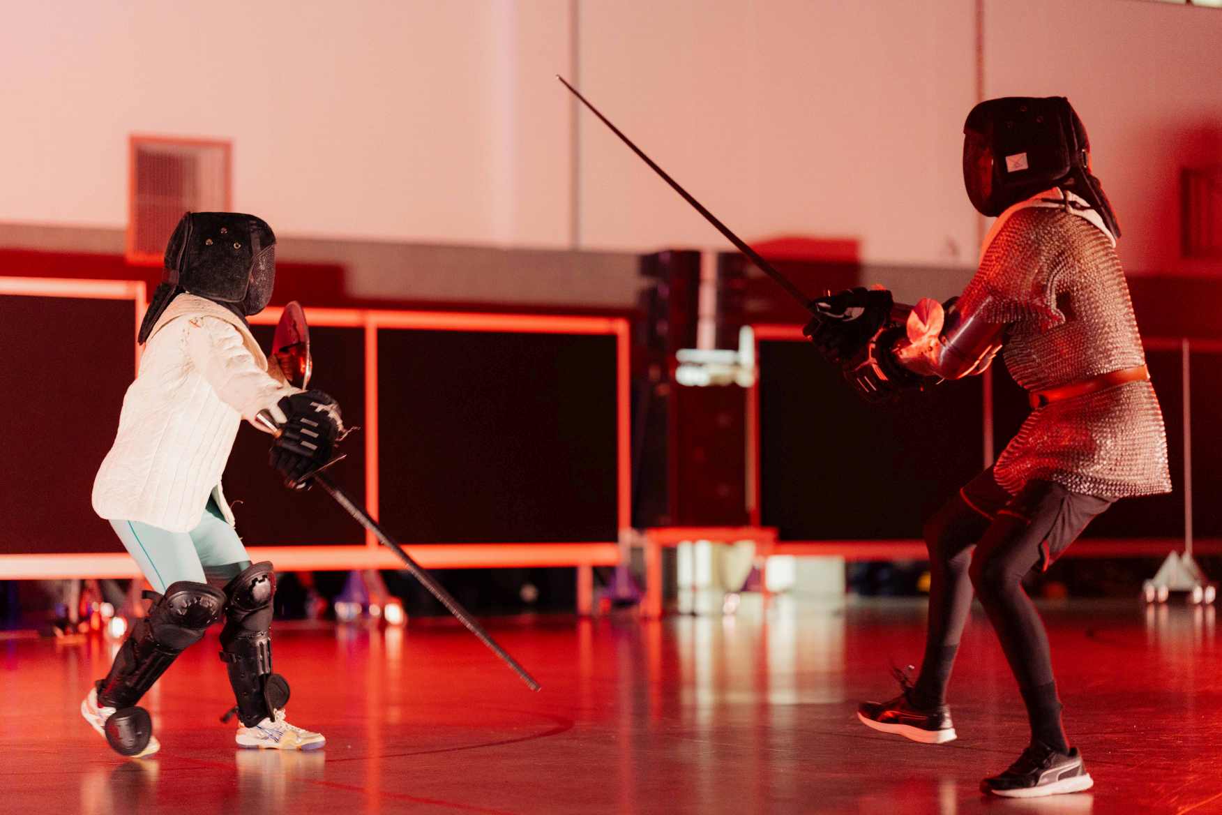 Jonglieren mit Stäben