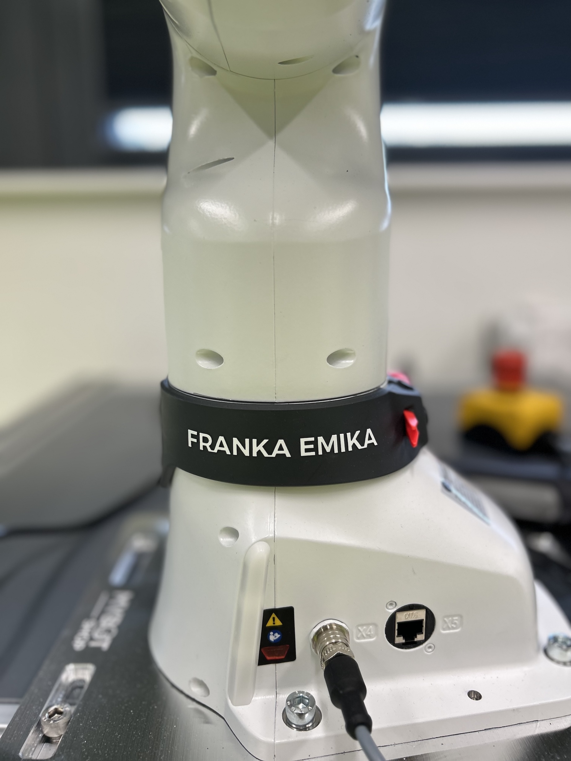 Franka Research 3