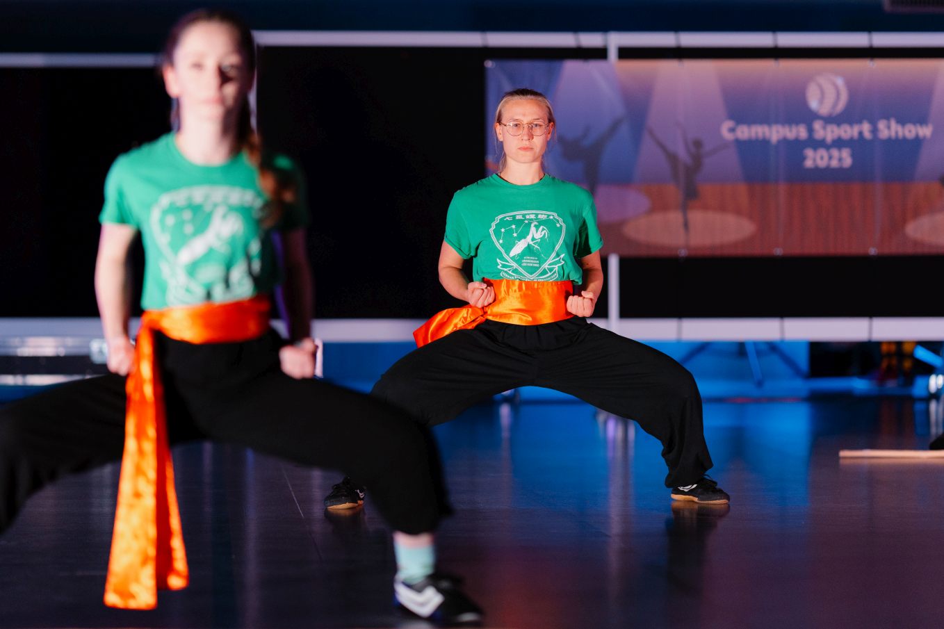 Jonglieren mit Stäben