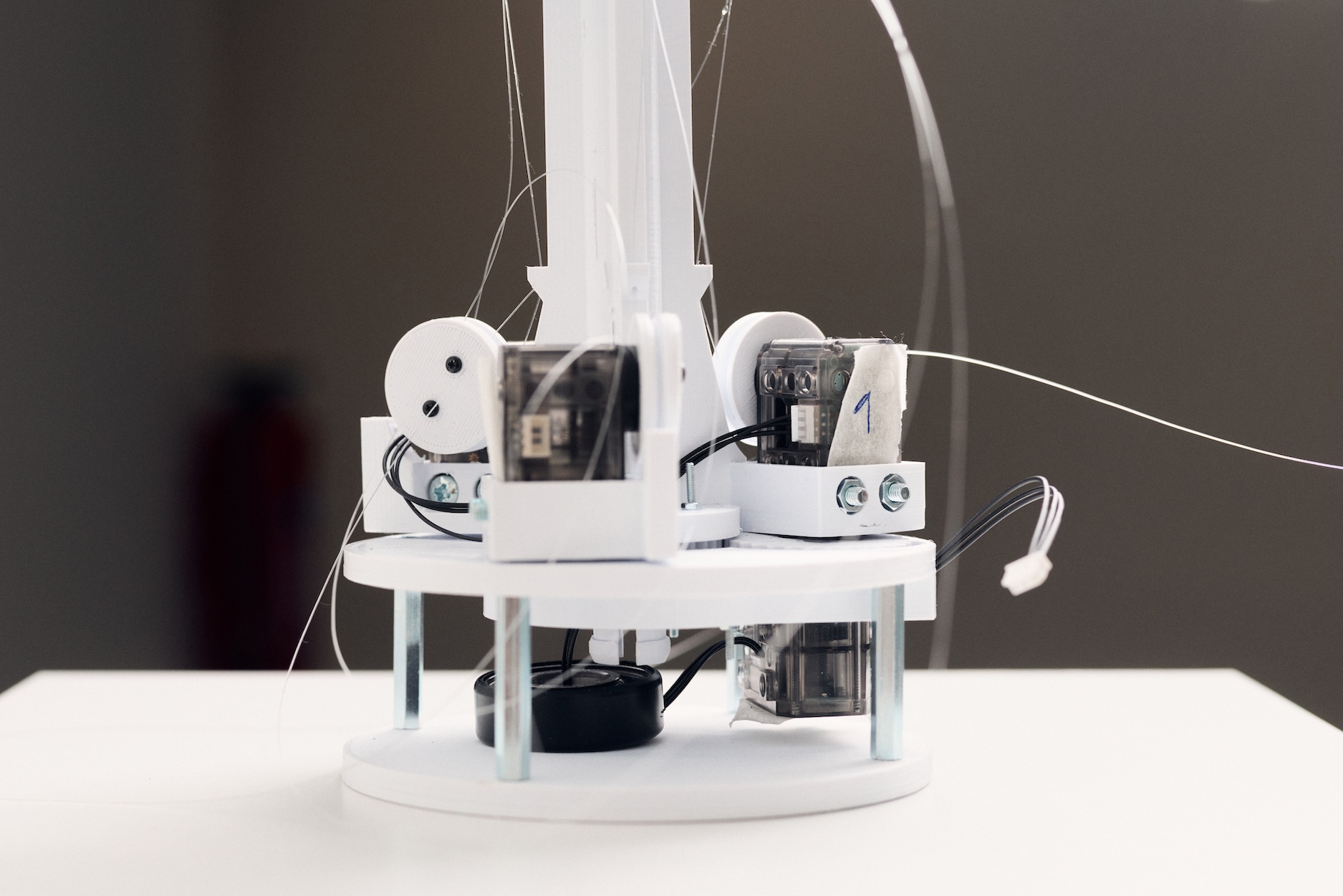 Nahaufnahme von Blossoms Kabeln und Motoren