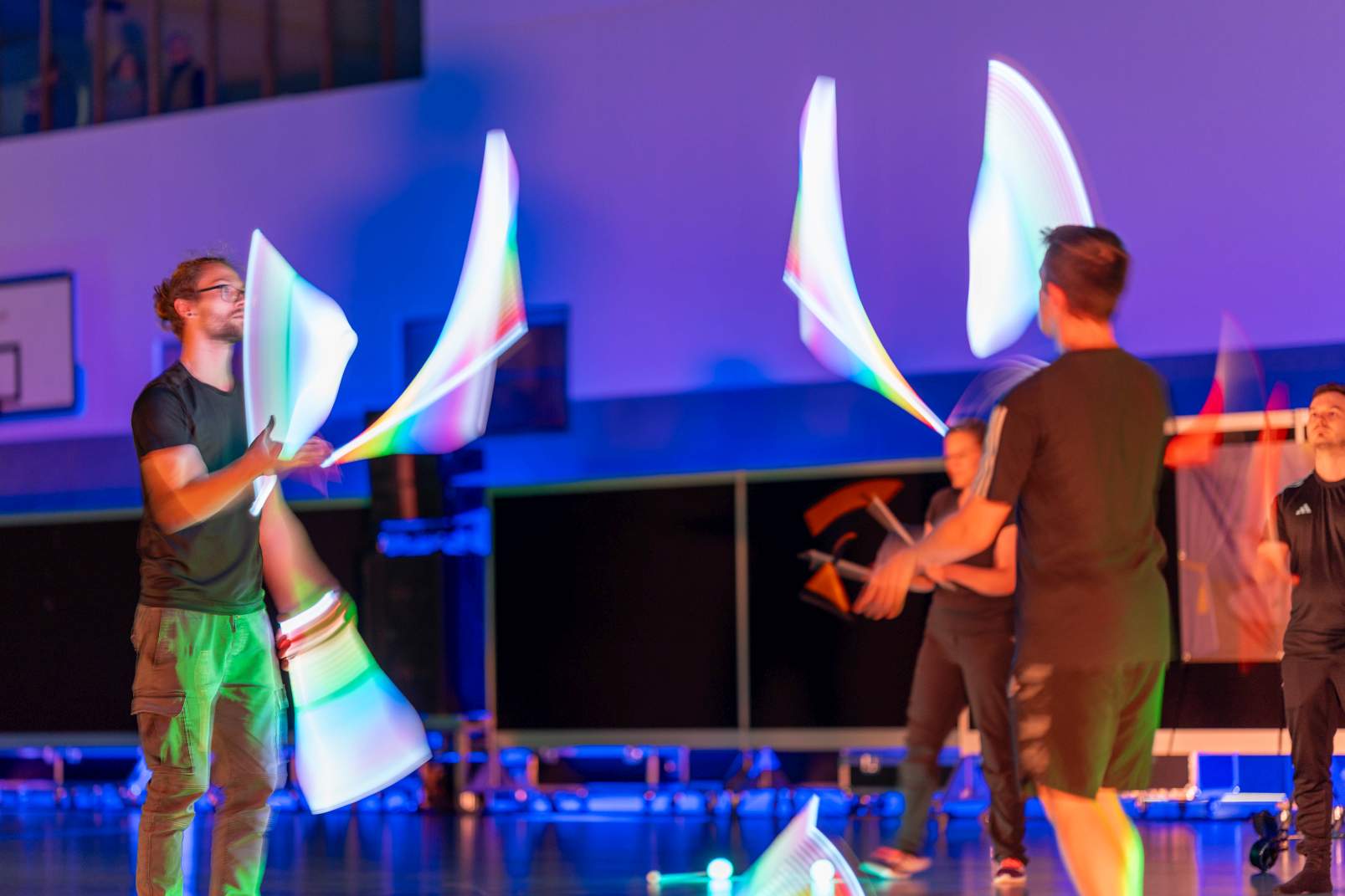 Jonglieren mit Stäben