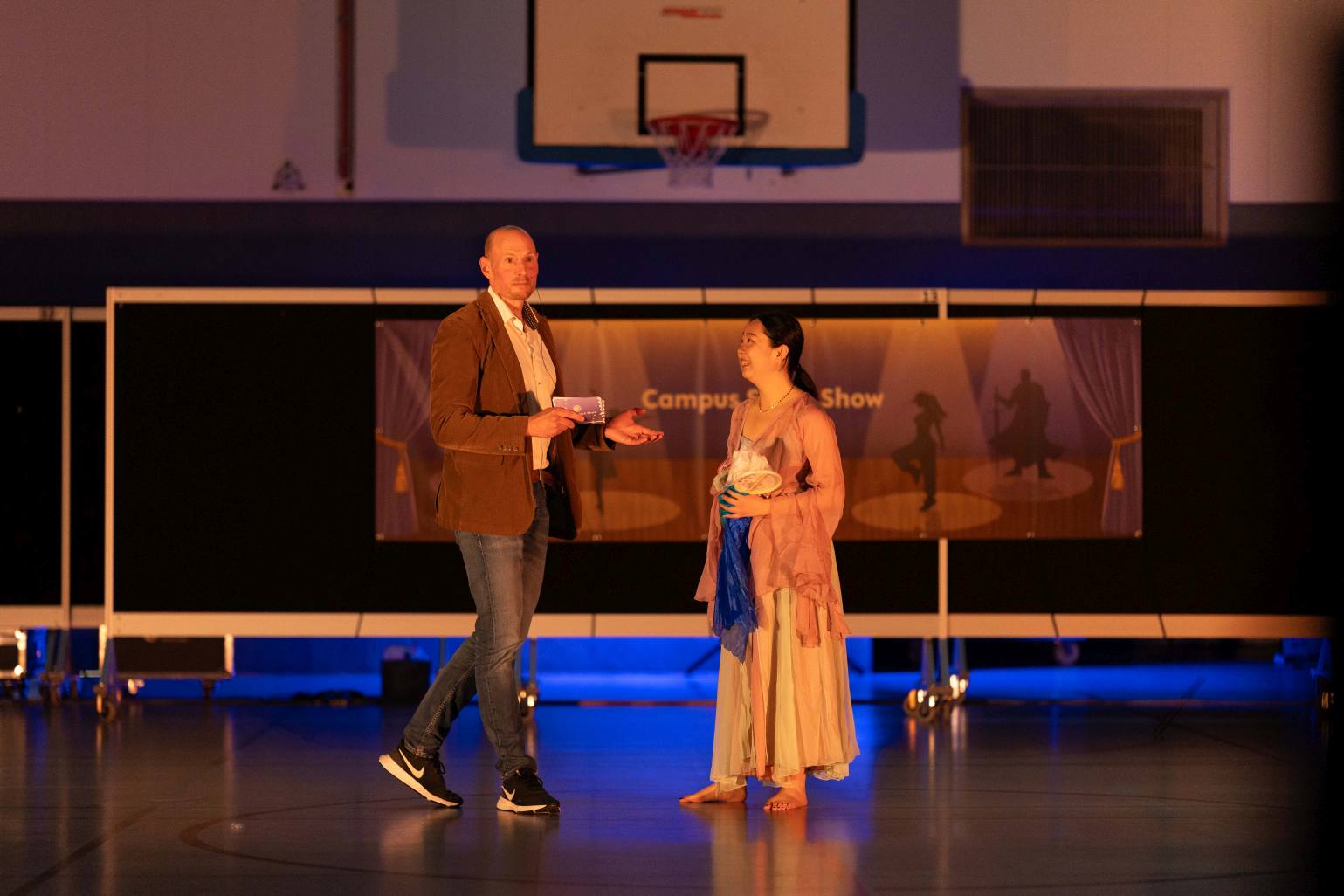 Jonglieren mit Stäben