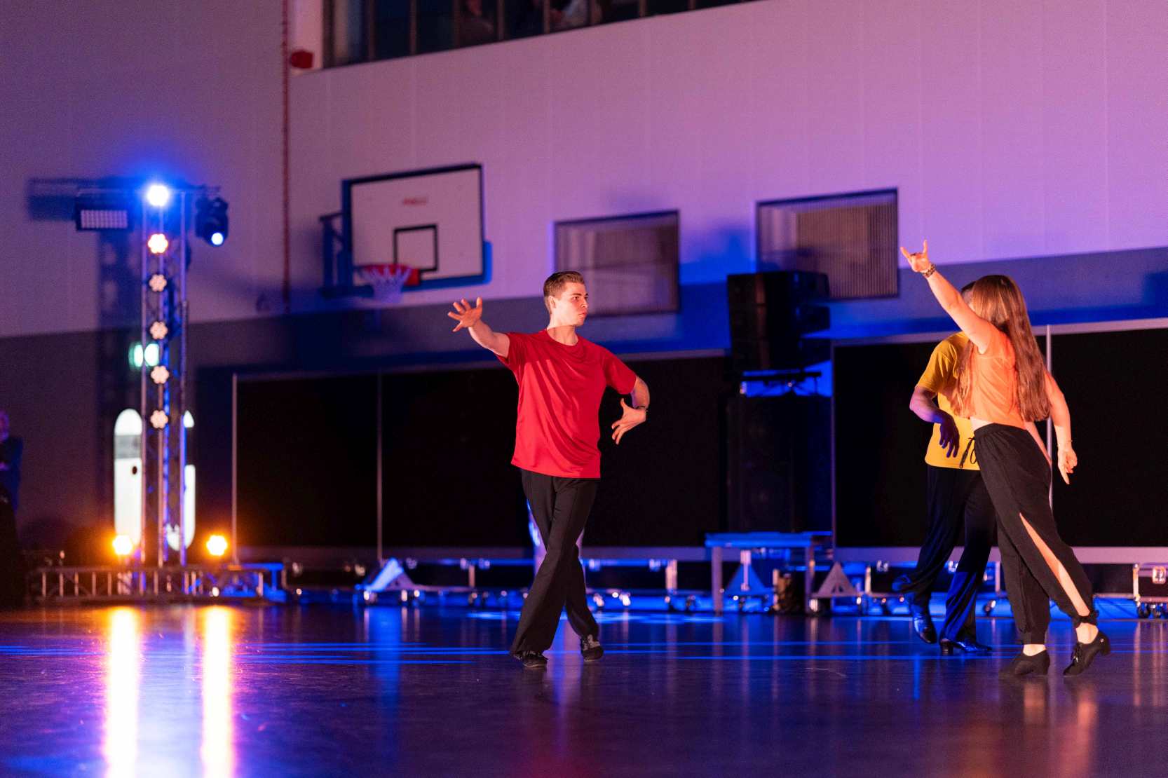 Jonglieren mit Stäben