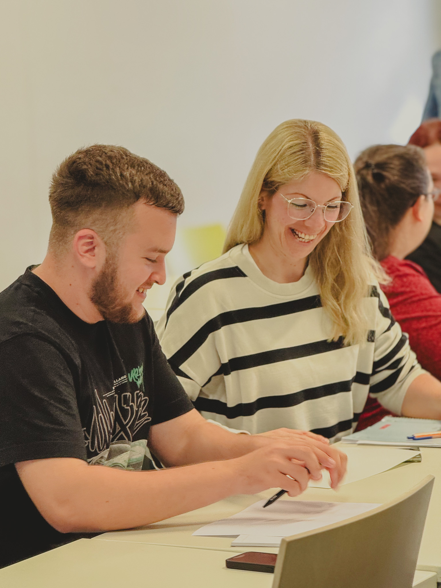 Studierende und Lehrende beim Erasmus+ Blended Intensive Programs „Youth in Pictures – Exploring Young People's Visions of a Good Life through Image Analysis and Biographical Research“