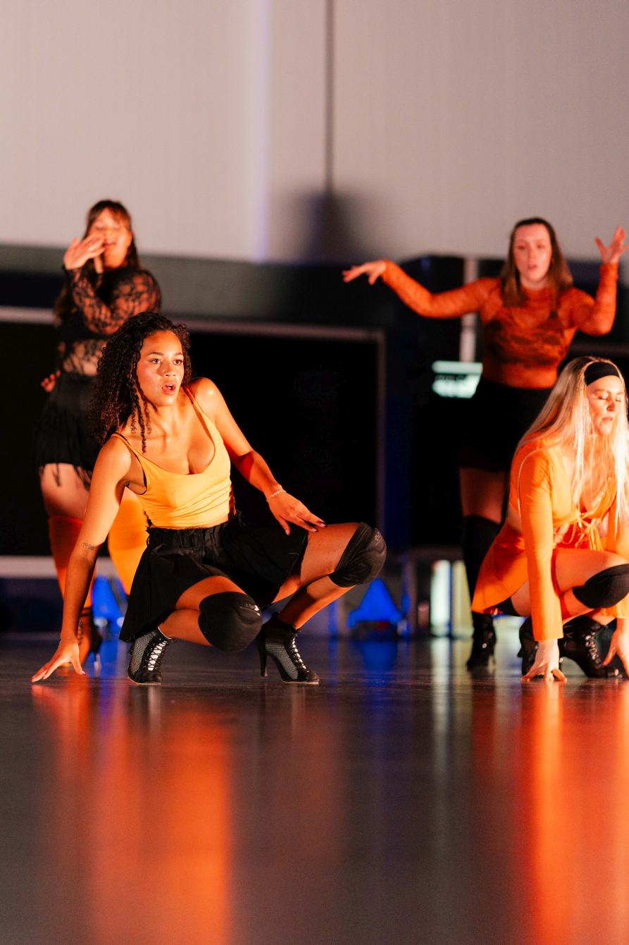 Jonglieren mit Stäben