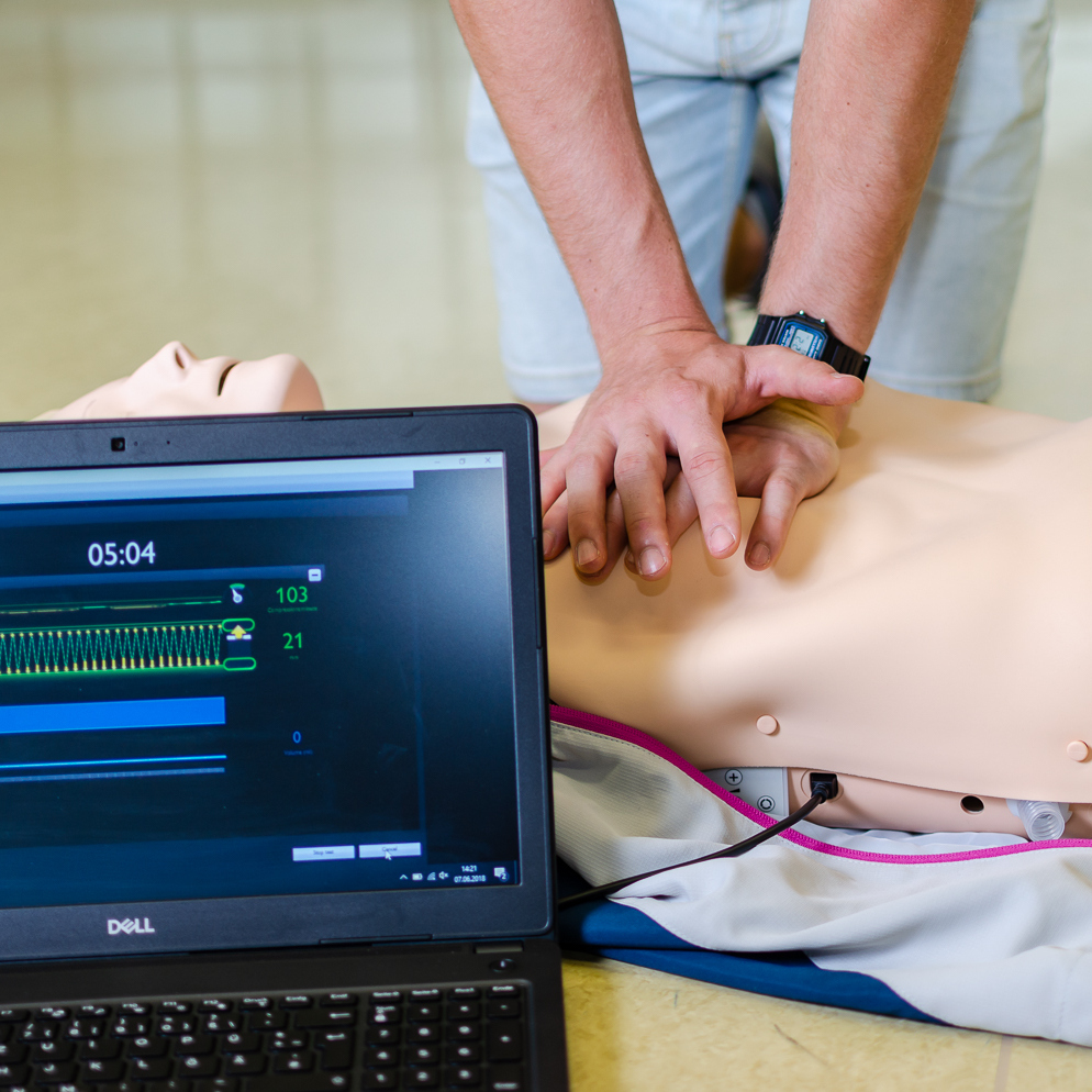 Puppe wird reanimiert