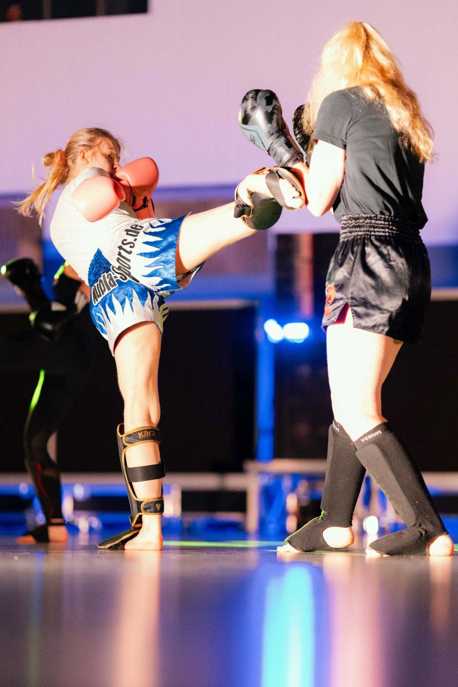 Jonglieren mit Stäben