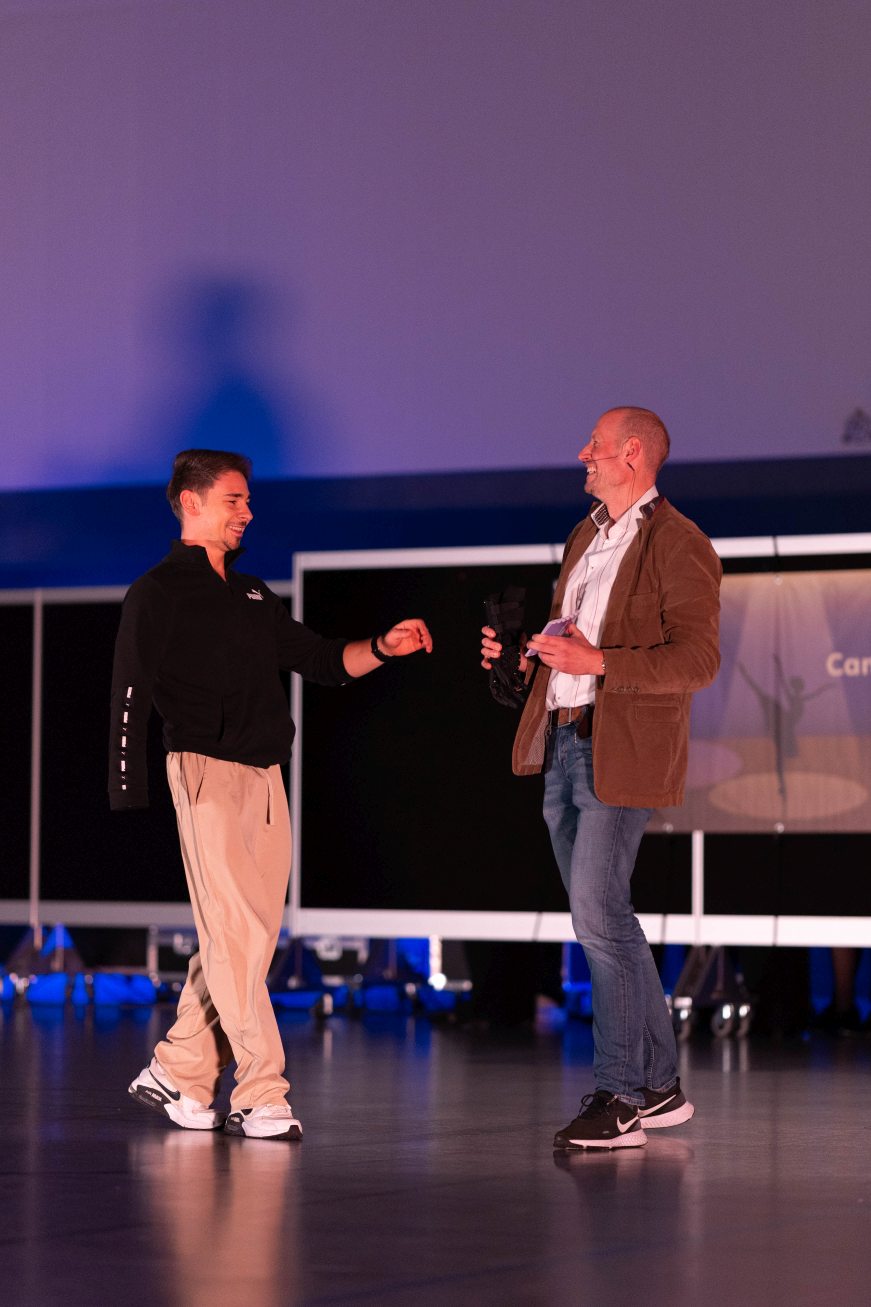 Jonglieren mit Stäben