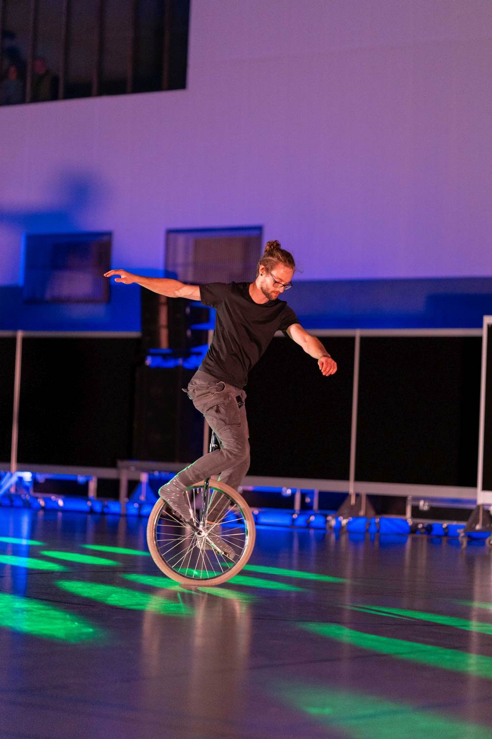 Jonglieren mit Stäben