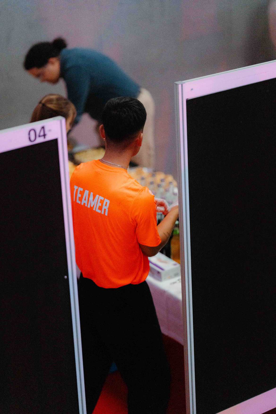 Jonglieren mit Stäben