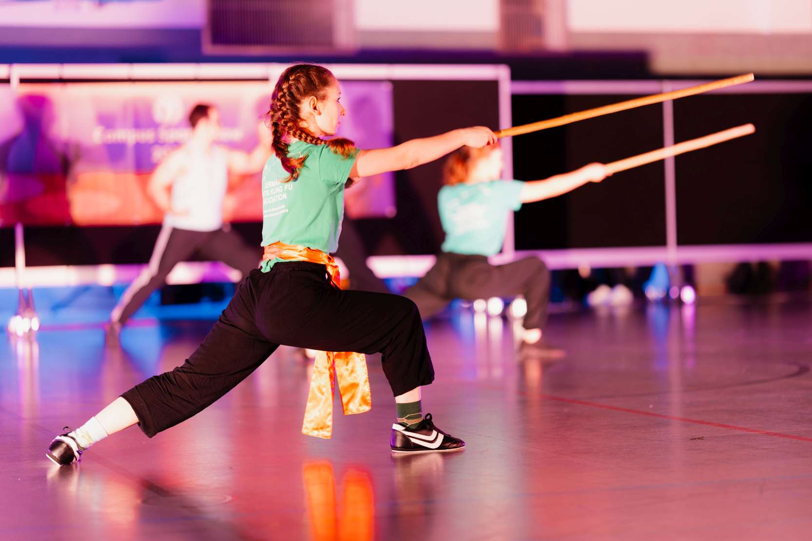 Jonglieren mit Stäben