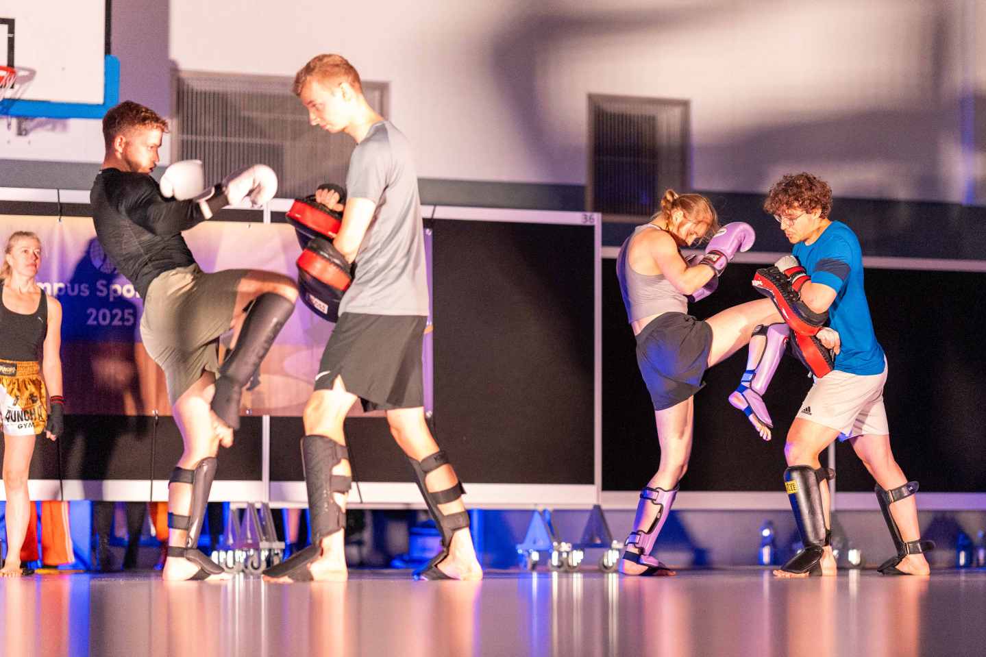 Jonglieren mit Stäben