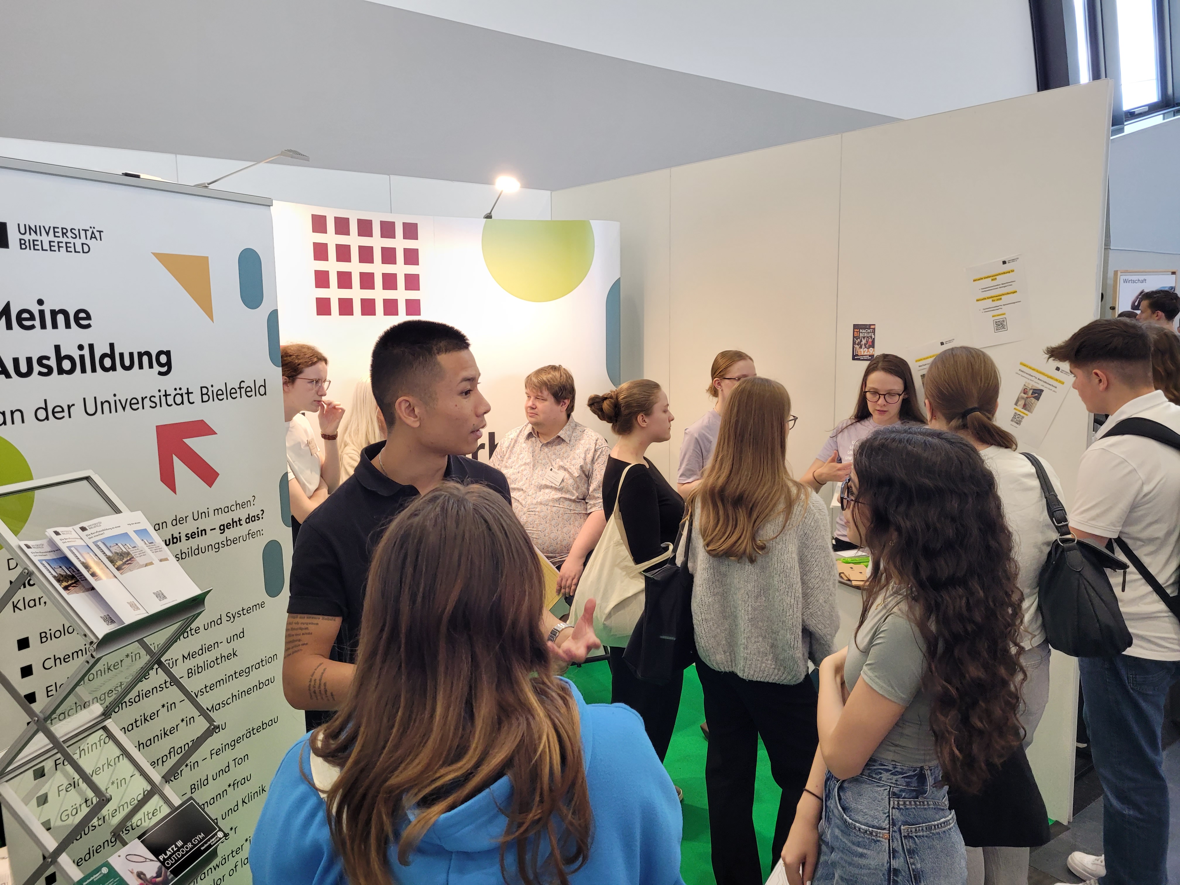 Beratungssituation am Messestand