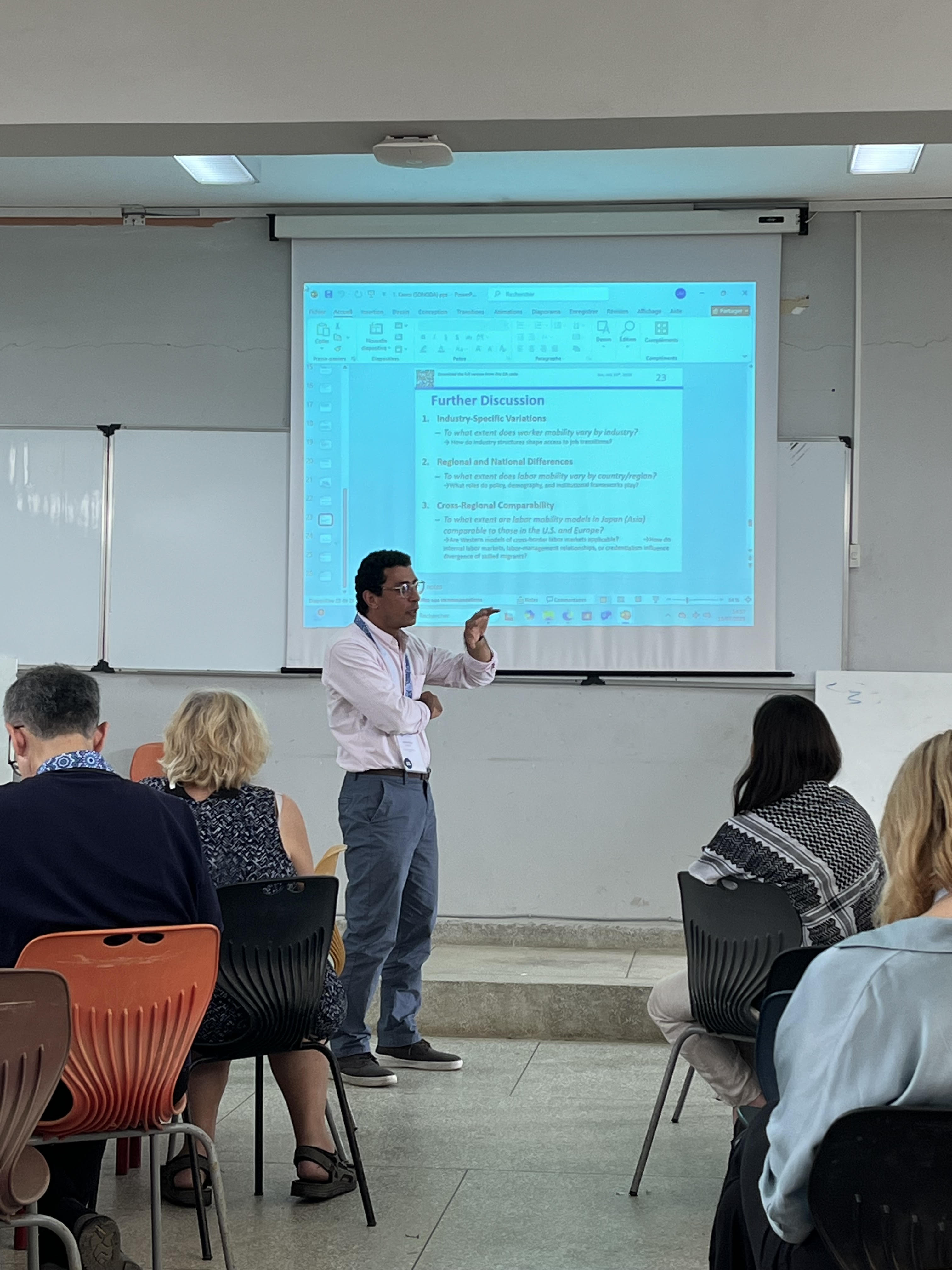 Karim Ashour giving a presentation at the ISA Forum in Rabat.
