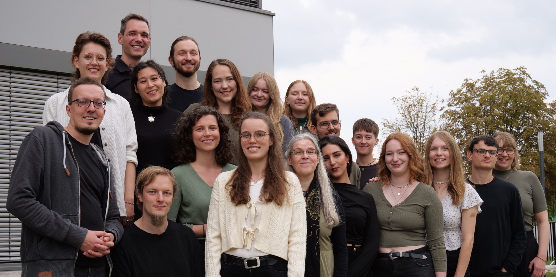 enchoired group picture outside