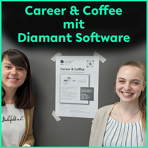 Die beiden Referentinnen der Veranstaltungen stehen vor dem Werbe-Poster dieses Career & Coffees