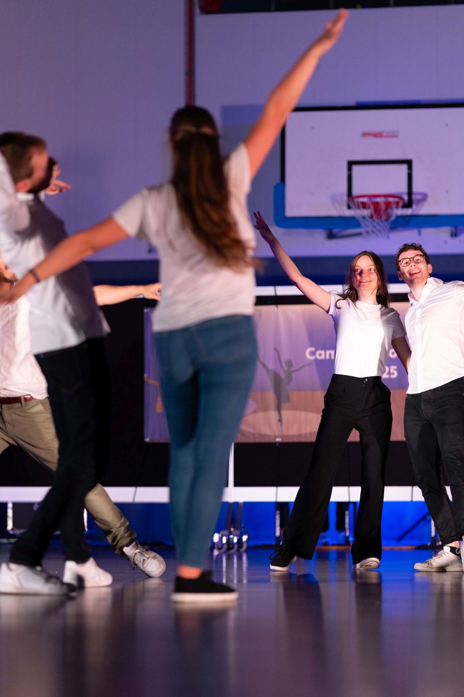 Jonglieren mit Stäben