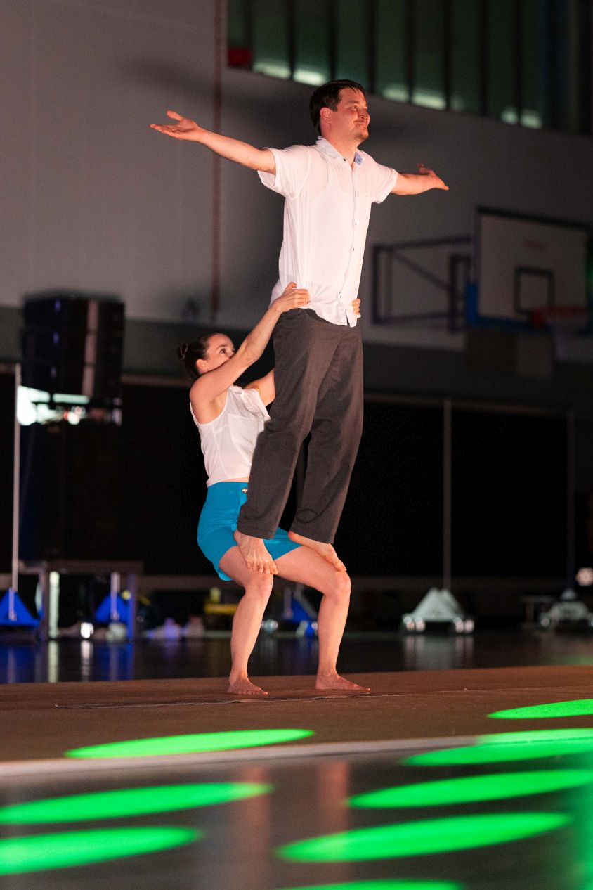 Jonglieren mit Stäben