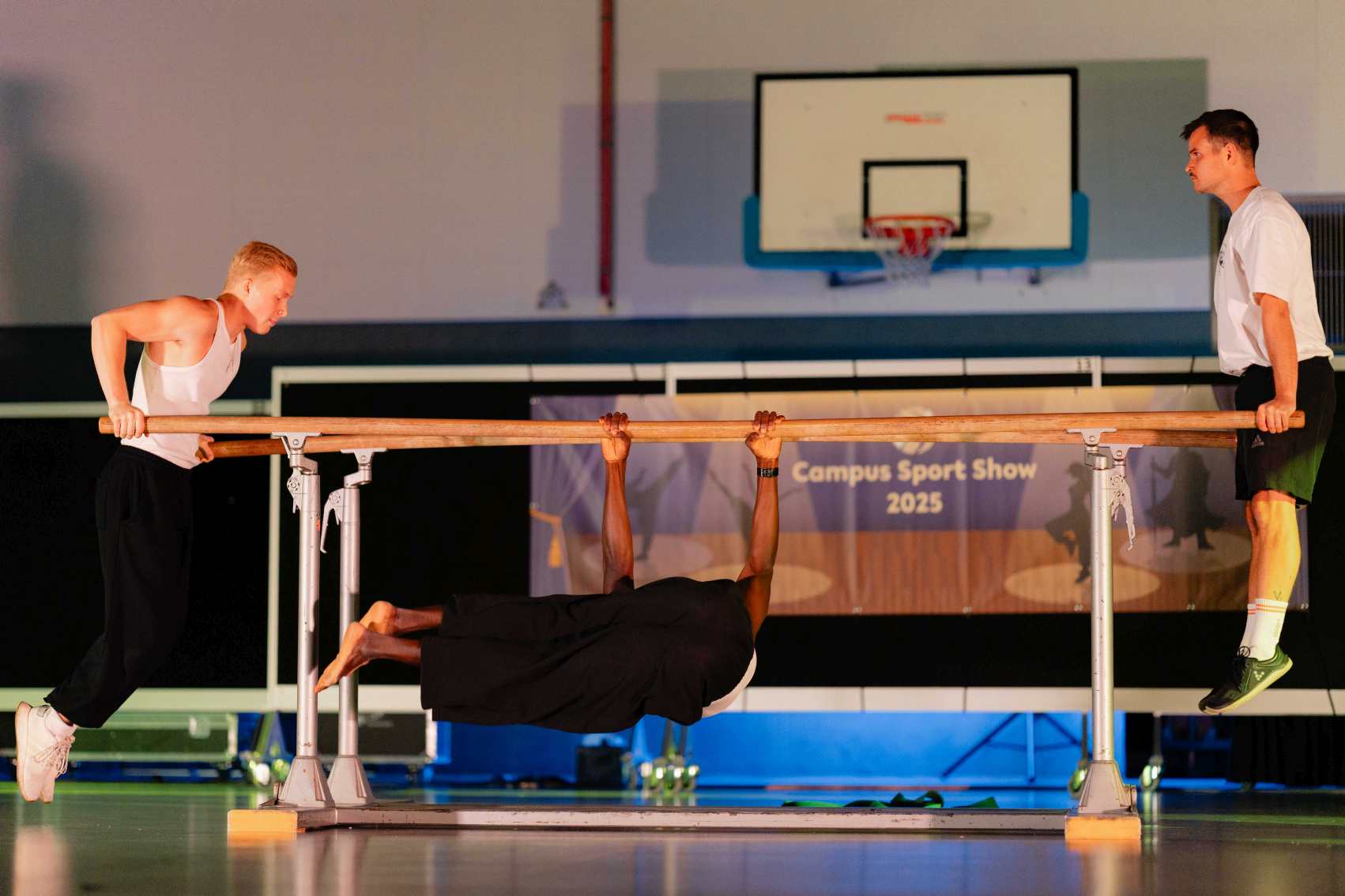 Jonglieren mit Stäben