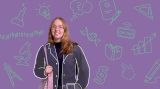 Person mit Illustrationen