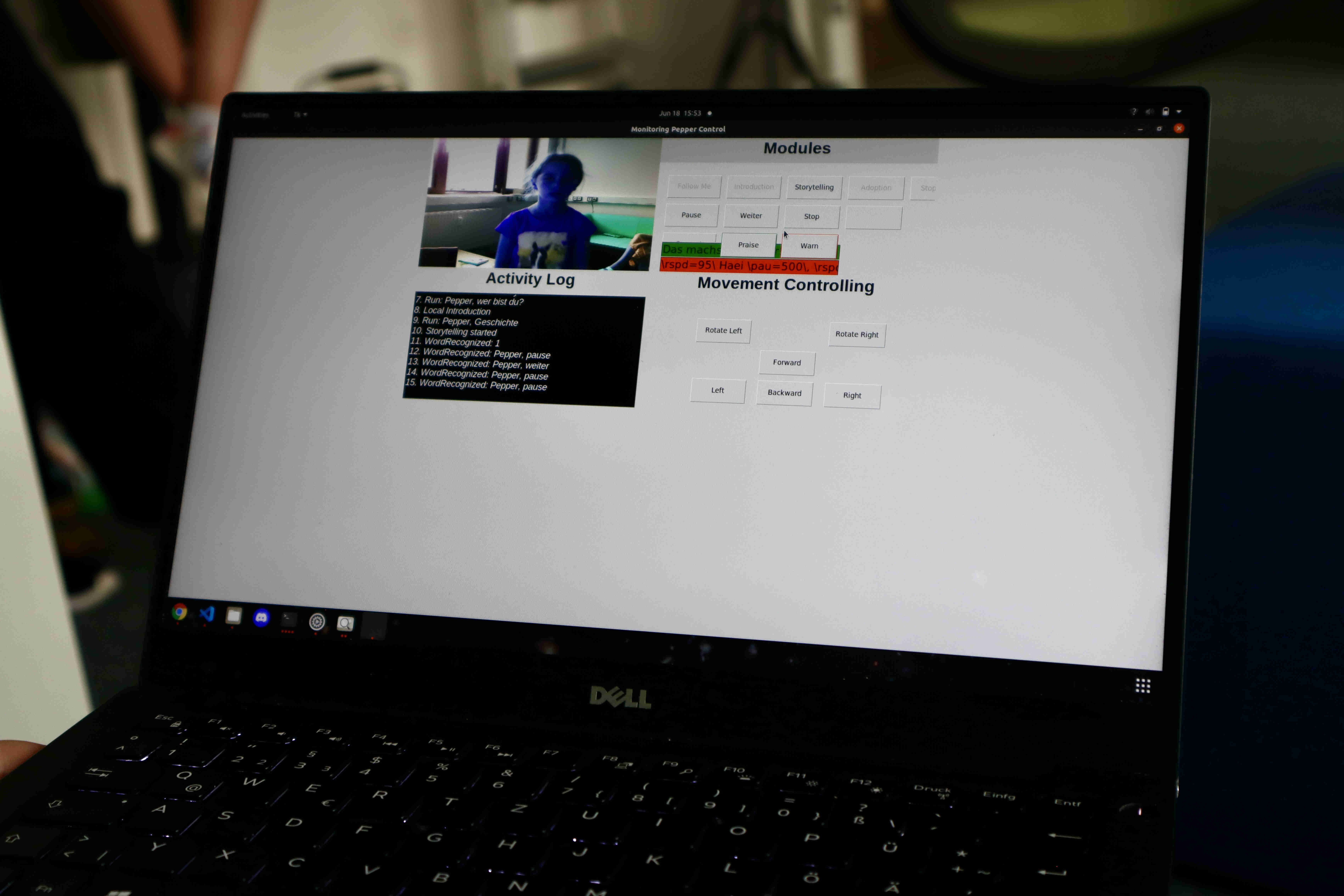 Notebook-Bildschirm zeigt GUI zur Steuerung des Vorlese-Peppers