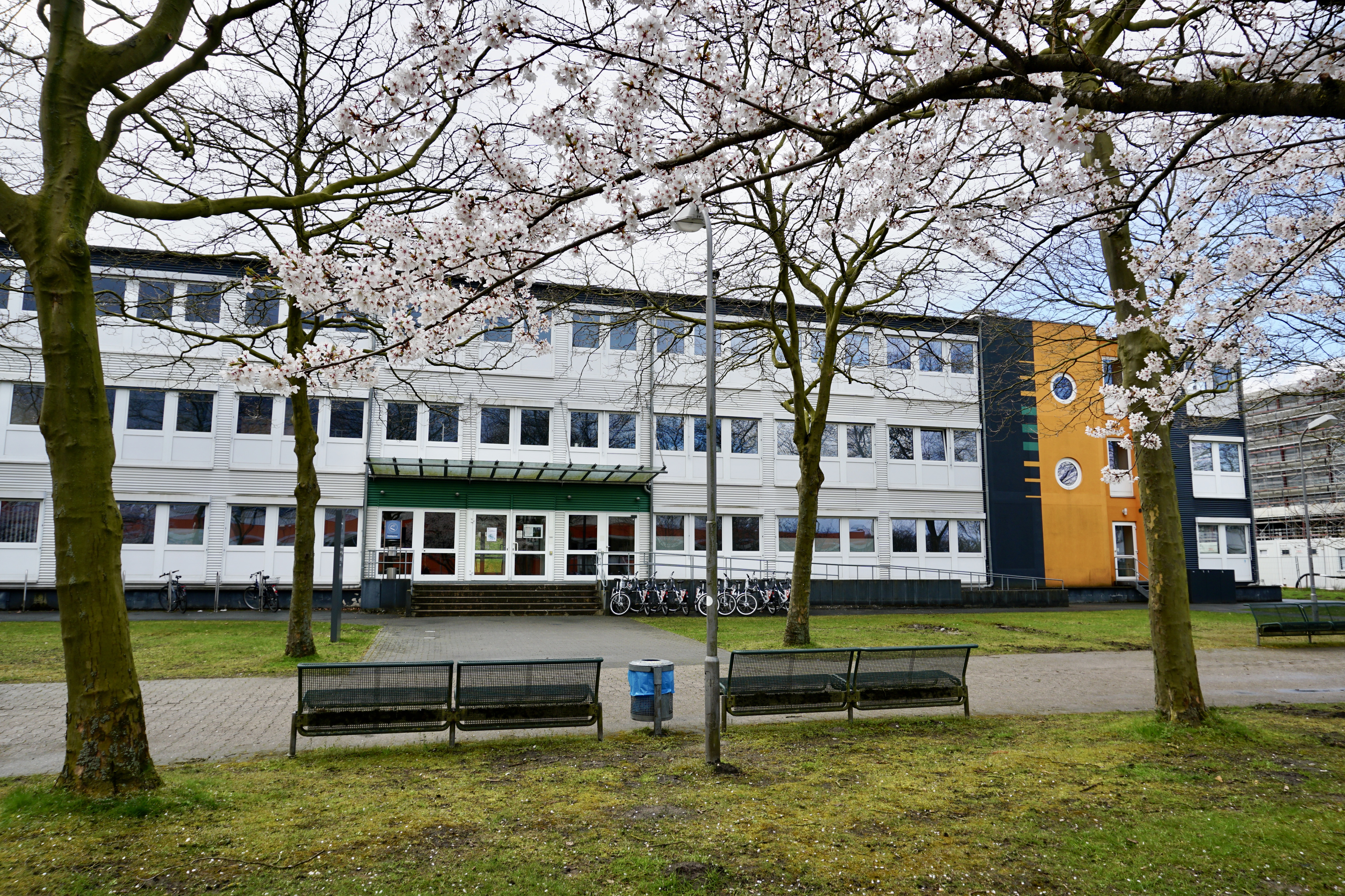 Ein modernes Gebäude