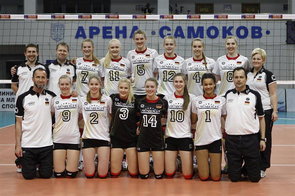 Photo of the female youth volleyball national team