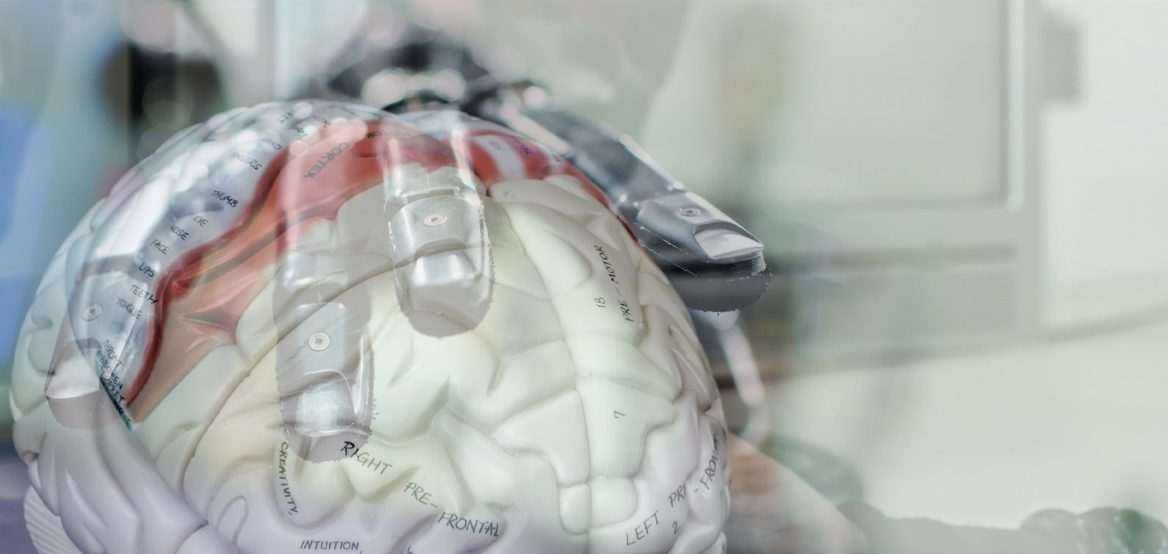 Crossfade, brain and robot hand