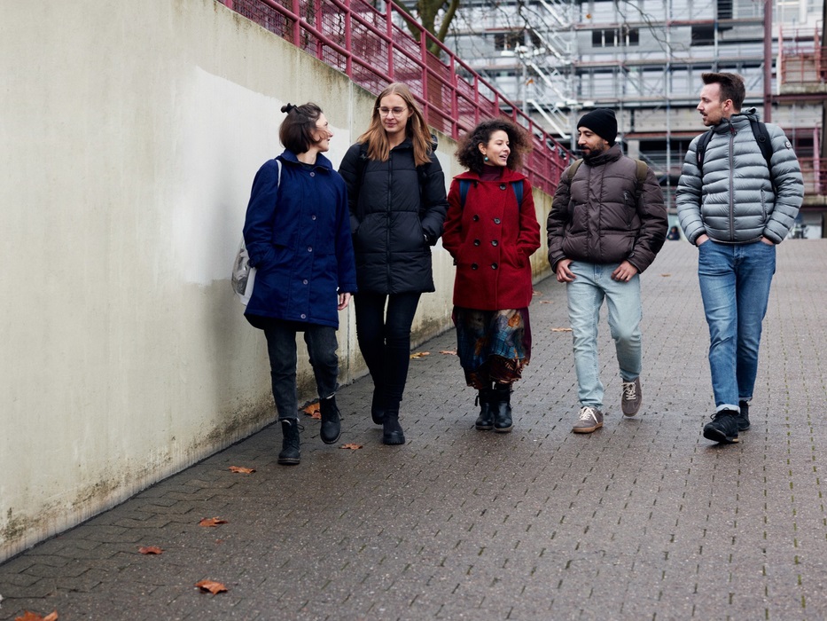 Gruppe von Menschen in Bewegung