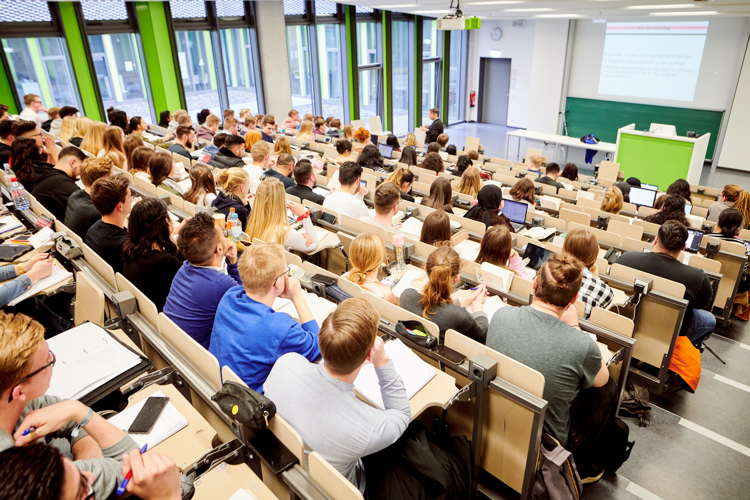 Hörsaal der Universität Bielefeld