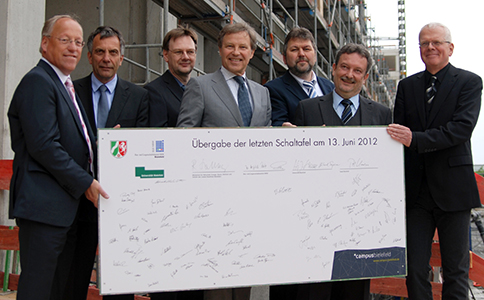 Group picture at the handover of the last control panel